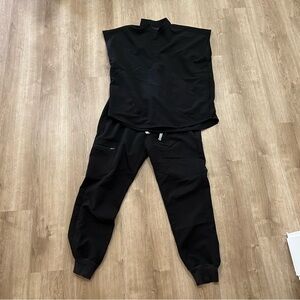 FIGS Black scrub set